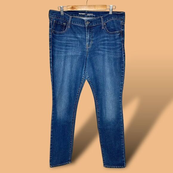 Old Navy Original Midrise‎ Jeans Medium Wash Fading Size 12 Short Casual Denim - Picture 2 of 8